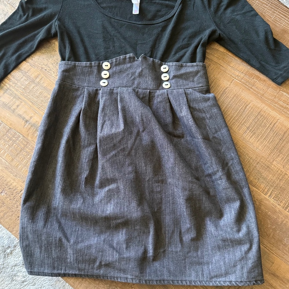 Black and gray dress - Picture 2 of 2